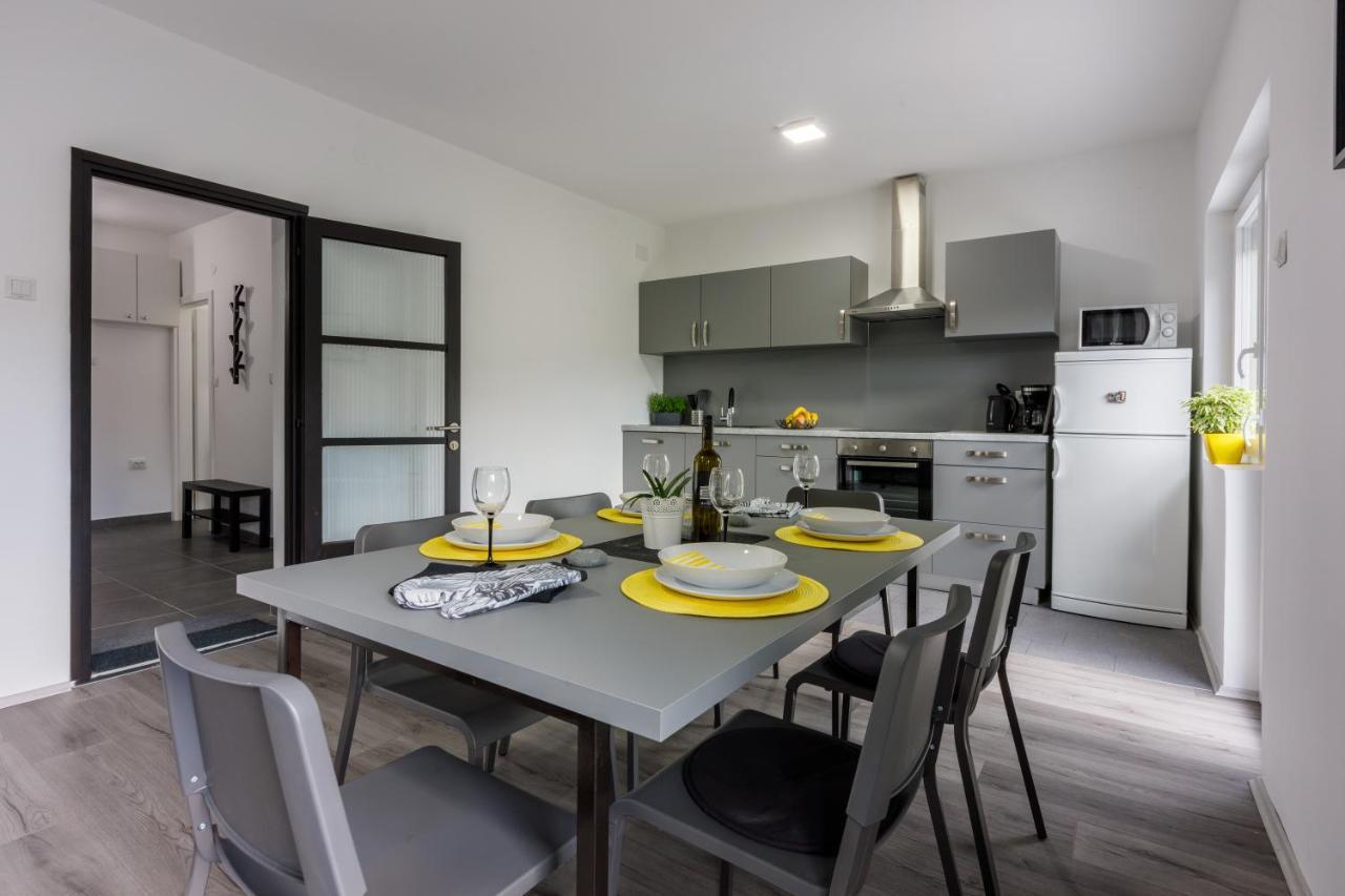 Holiday House Dino Bribir  Esterno foto