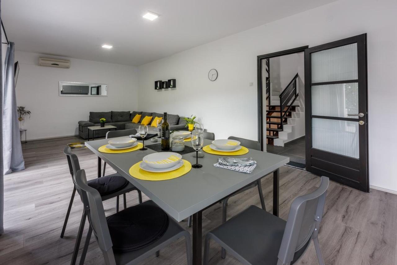 Holiday House Dino Bribir  Esterno foto